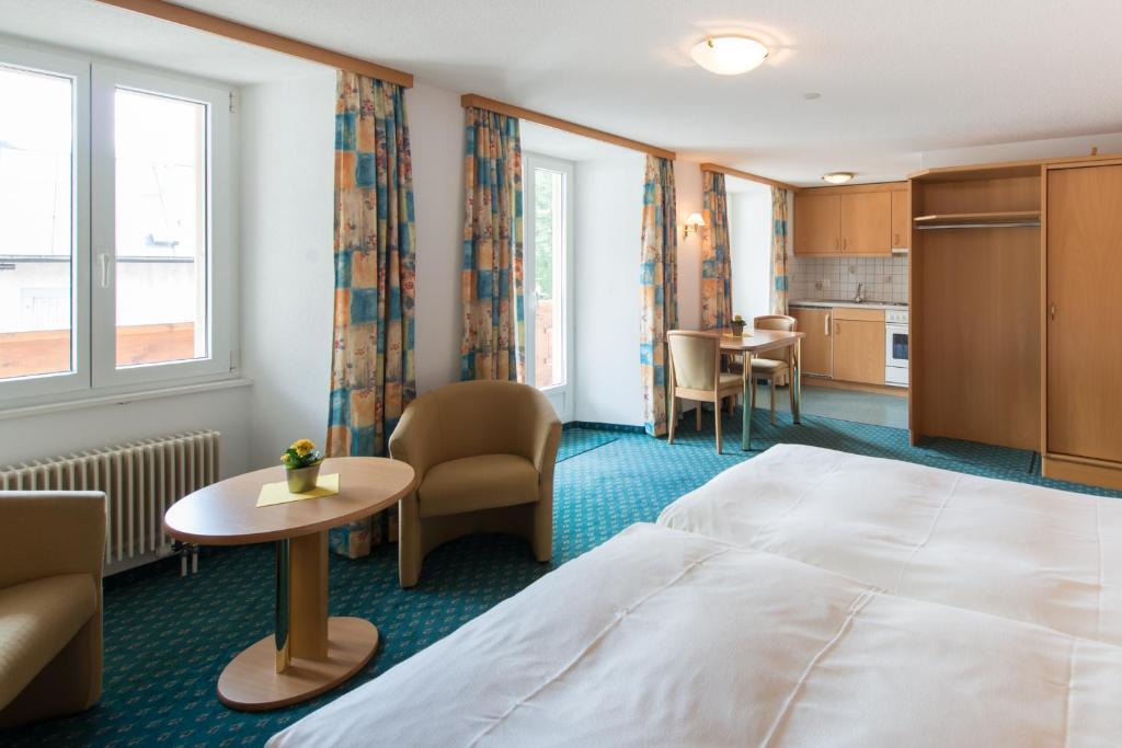 Hotel Portjengrat Saas-Almagell Room photo